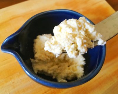 牛乳煮込むだけでできちゃう 簡単手作りカッテージチーズ 簡単 楽ウマ もちょこの料理ブログ